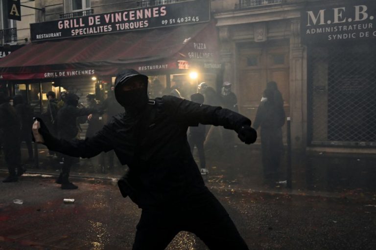 ΕΥΡΩΠΗ ΣΕ ΑΝΑΣΤΑΤΩΣΗ: Μετανάστευση, ακροαριστερή βία και ταραχές – Ποιος πληρώνει το τίμημα;